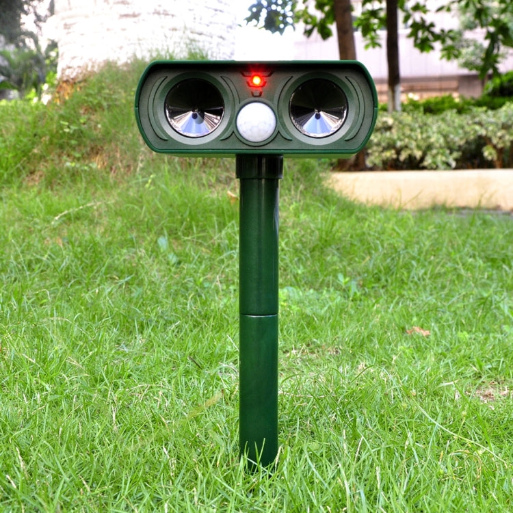 2 PCS Powerful Ultrasonic Solar-powered Animal Repeller With PIR Sensor & Light Sensor, Got the CE / ROHS Certification, 2PCS RC-510