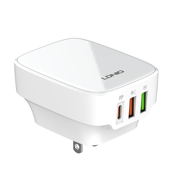 شاحن LDNIO Q334 بقوة 32 واط بمنفذ Type-C + منفذي USB مع كابل USB-C / Type-C إلى USB-C / Type-C بطول 1 متر، قابس الاتحاد الأوروبي، قابس المملكة المتحدة، قابس الولايات المتحدة