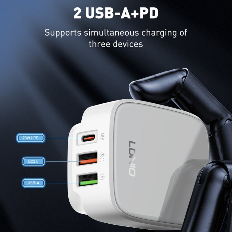 شاحن LDNIO Q334 بقوة 32 واط بمنفذ Type-C + منفذي USB مع كابل USB-C / Type-C إلى USB-C / Type-C بطول 1 متر، قابس الاتحاد الأوروبي، قابس المملكة المتحدة، قابس الولايات المتحدة