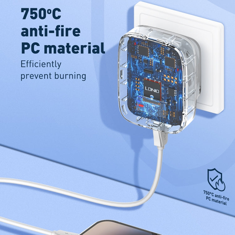 شاحن LDNIO Q334 بقوة 32 واط بمنفذ Type-C + منفذي USB مع كابل USB-C / Type-C إلى USB-C / Type-C بطول 1 متر، قابس الاتحاد الأوروبي، قابس المملكة المتحدة، قابس الولايات المتحدة