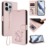 غطاء هاتف من الجلد بنقش قلب وقطة مع حزام يد، لهواتف iPhone 14 Pro Max، iPhone 7 / 8 / SE 2022، iPhone 13 Pro Max، iPhone 13 Pro