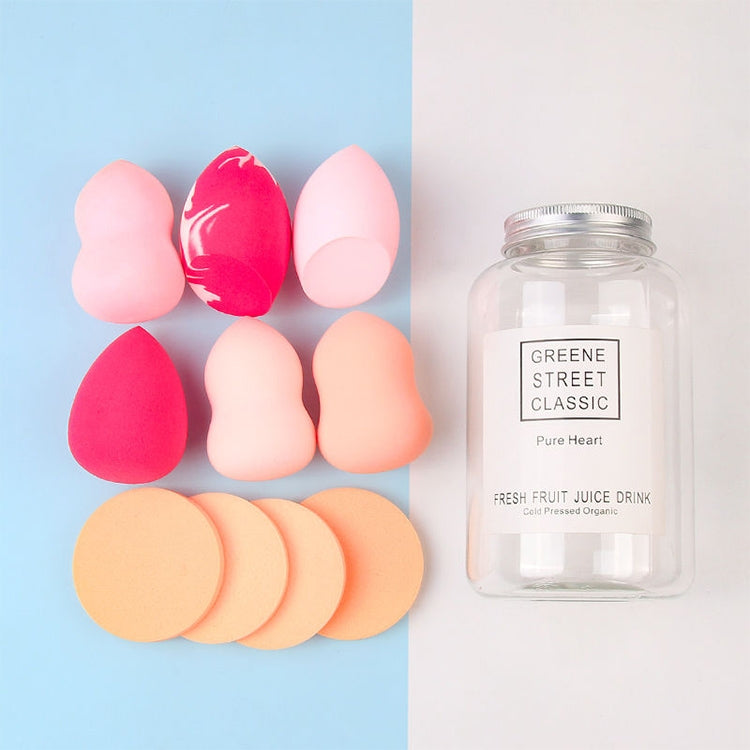 Set mit weichen Make-up-Schwämmen, Ei-Kosmetik-Puffs und Fläschchen, zufällige Farbauswahl