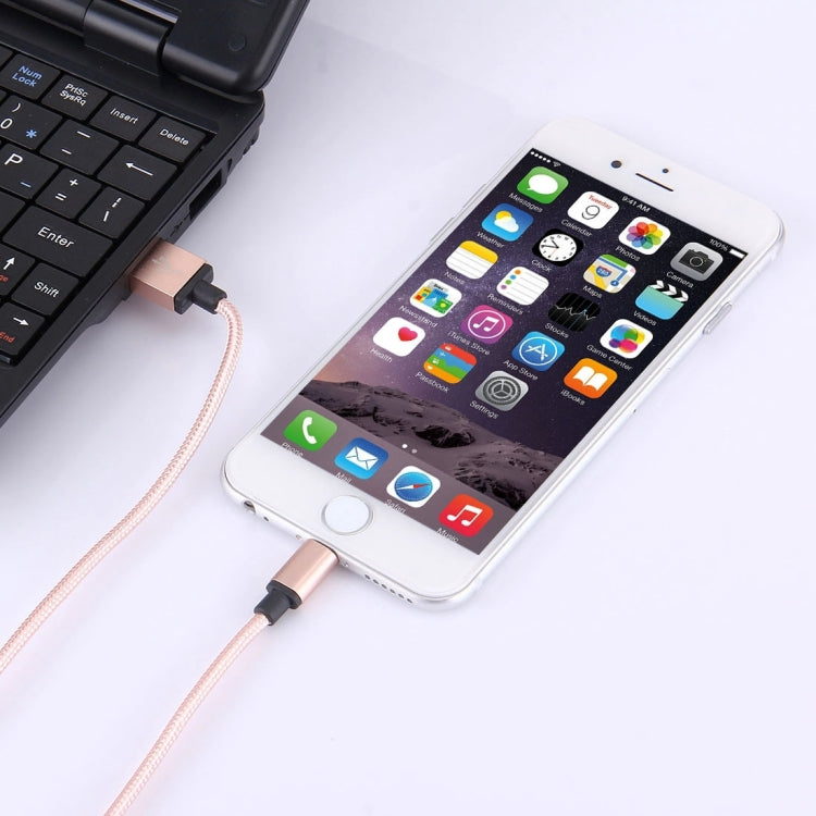 كابل بيانات / شحن بطول 1 متر برأس معدني منسوج 58 نواة 8 بن إلى USB 2.0