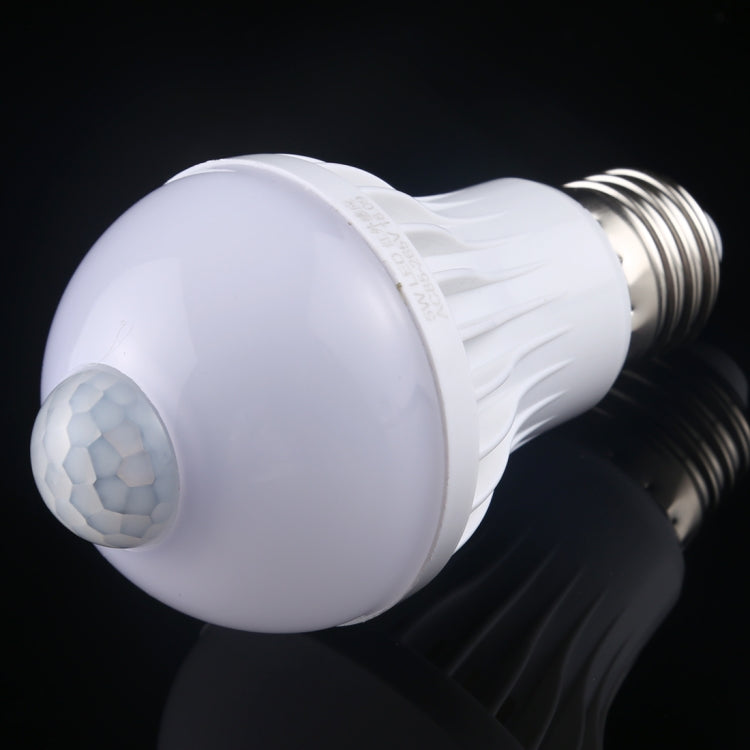 E27 5W 12 LEDs SMD 5730 300LM Infrared Motion Sensor LED Light Bulb, Sensor Distance: 4-6m, AC 220V, E27 5W White Light, E27 5W Warm White