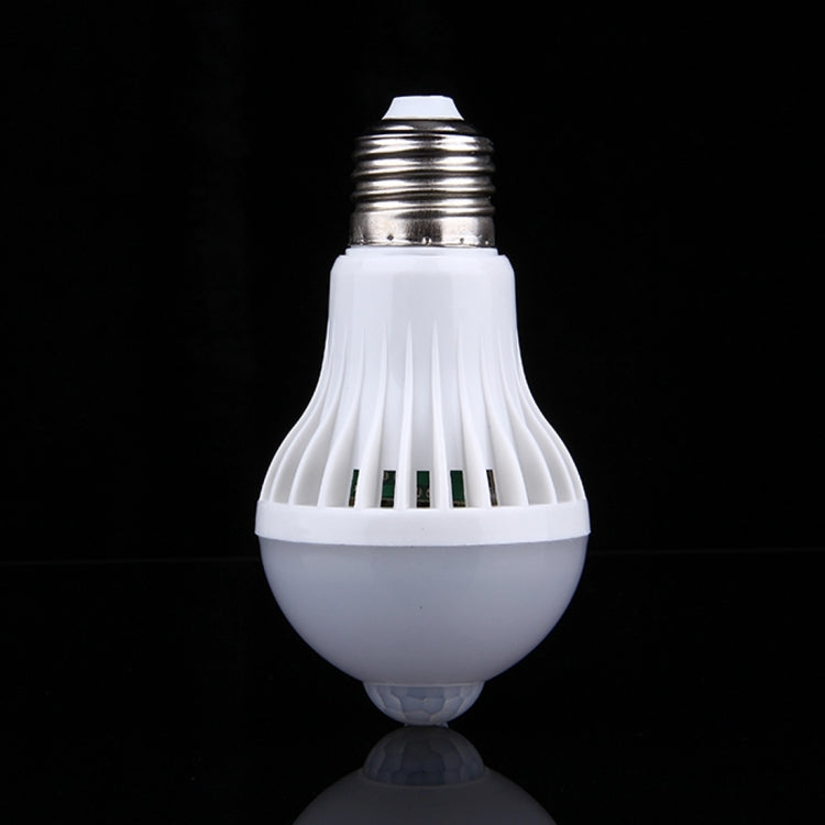 لمبة LED E27 5W مع 12 مصباح SMD 5730 300LM مع حساس حركة بالأشعة تحت الحمراء، مدى الاستشعار: 4-6 أمتار، AC 220V، E27 5W ضوء أبيض، E27 5W ضوء أبيض دافئ