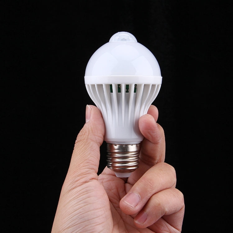 لمبة LED E27 5W مع 12 مصباح SMD 5730 300LM مع حساس حركة بالأشعة تحت الحمراء، مدى الاستشعار: 4-6 أمتار، AC 220V، E27 5W ضوء أبيض، E27 5W ضوء أبيض دافئ