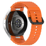سوار ساعة سيليكون بنقشة حبيبات متموجة مع مشبك أسود مخيط، لـ Samsung Galaxy Watch 5 مقاس 40 / 44مم، لـ Samsung Galaxy Watch 5 Pro، لـ Samsung Galaxy Watch 4 مقاس 40 / 44مم، لـ Samsung Galaxy Watch 4 Classic مقاس 42 / 46مم