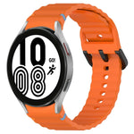 سوار ساعة سيليكون بنقشة حبيبات متموجة مع مشبك أسود مخيط، لـ Samsung Galaxy Watch 5 مقاس 40 / 44مم، لـ Samsung Galaxy Watch 5 Pro، لـ Samsung Galaxy Watch 4 مقاس 40 / 44مم، لـ Samsung Galaxy Watch 4 Classic مقاس 42 / 46مم