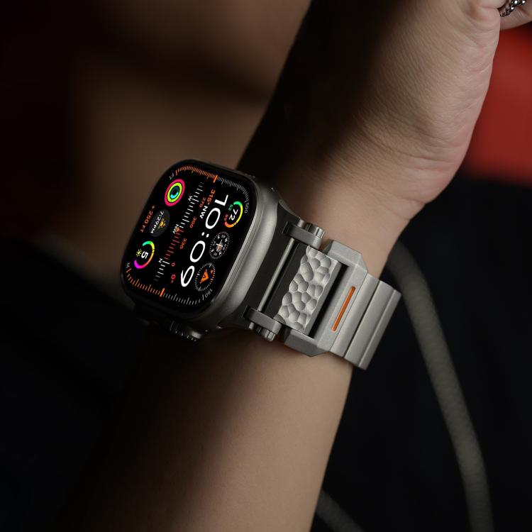 Hammer Pattern Butterfly Buckle Stainless Steel Head One Bead Titanium Alloy Watch Band, For Apple Watch 46mm / 49mm / 45mm / 44mm