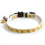 Collier pour chat en sangle avec motif de fruits et accessoires, clochette incluse.