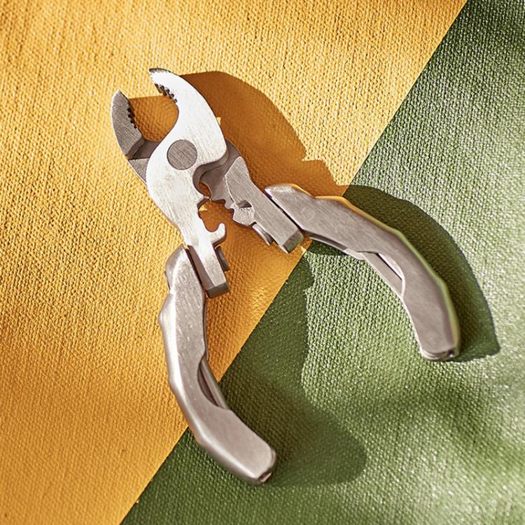 Stainless Steel Multi-Purpose Clamp Screwdriver Portable EDC Tool Bottle Opener, 9 In 1